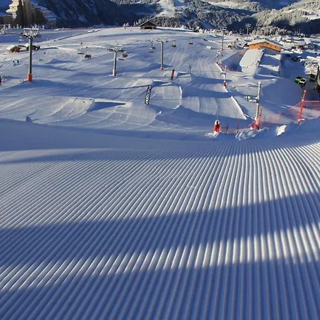 Le Slalom - Very Town Centre - Snow And Trek Morzine